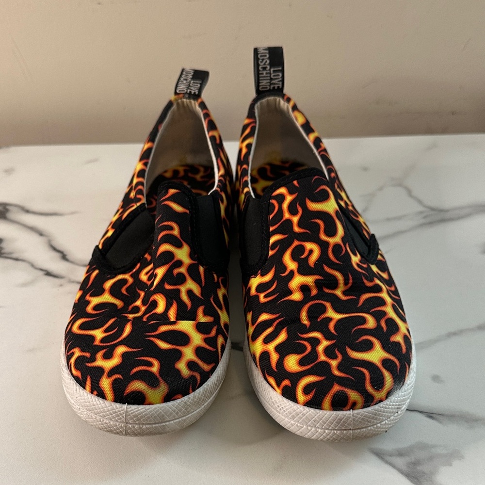 Pre-owned Love Moschino Flame slide on sneaker like footwear